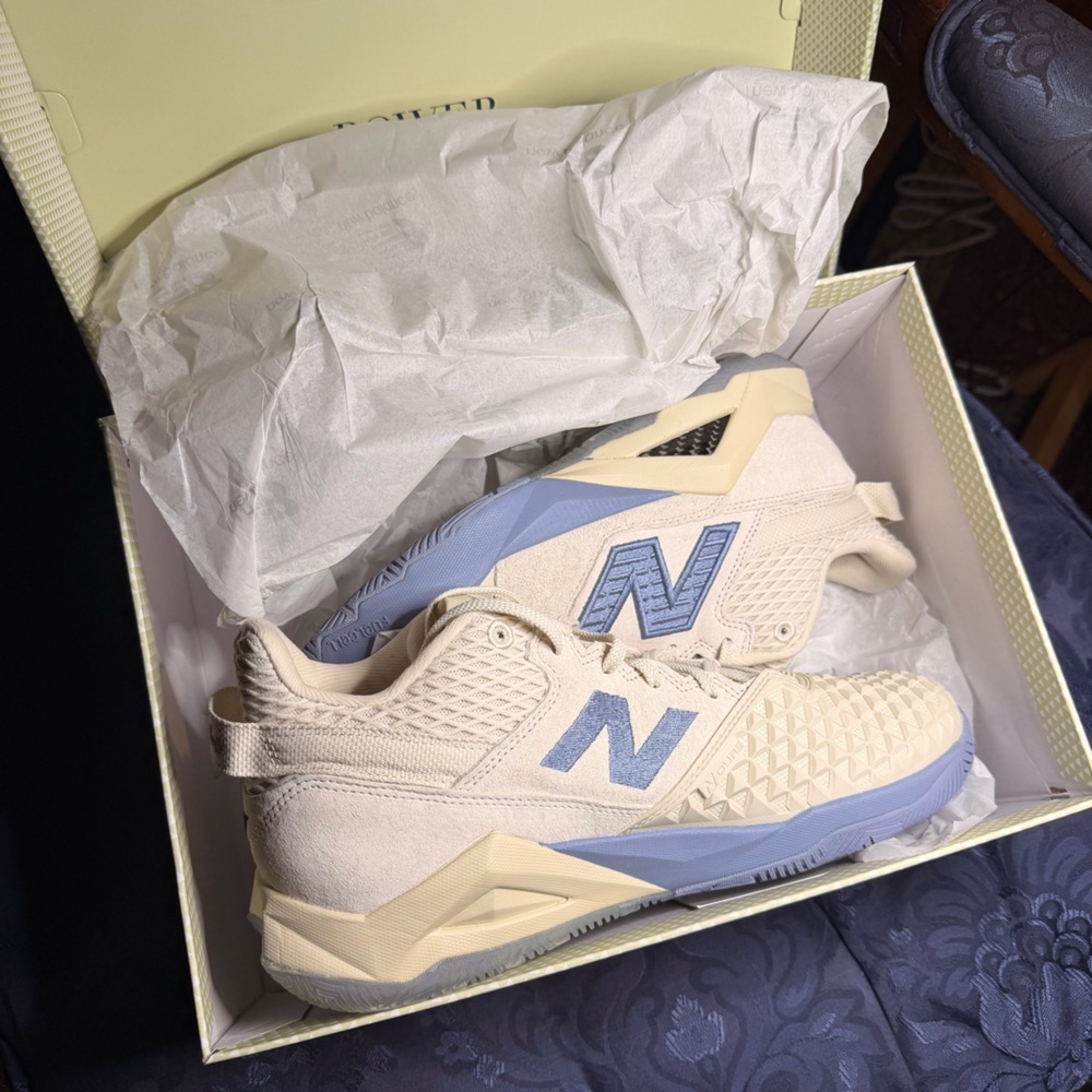 NEW in box Coco CG2 New Balance women’s sneakers sport shoe tennis never worn